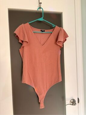 Express Coral Pink V-Neck Ruffle Sleeve Bodysuit